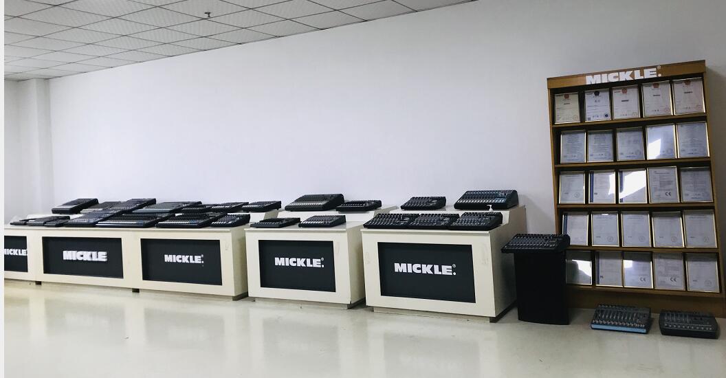 SHOW ROOM.jpg